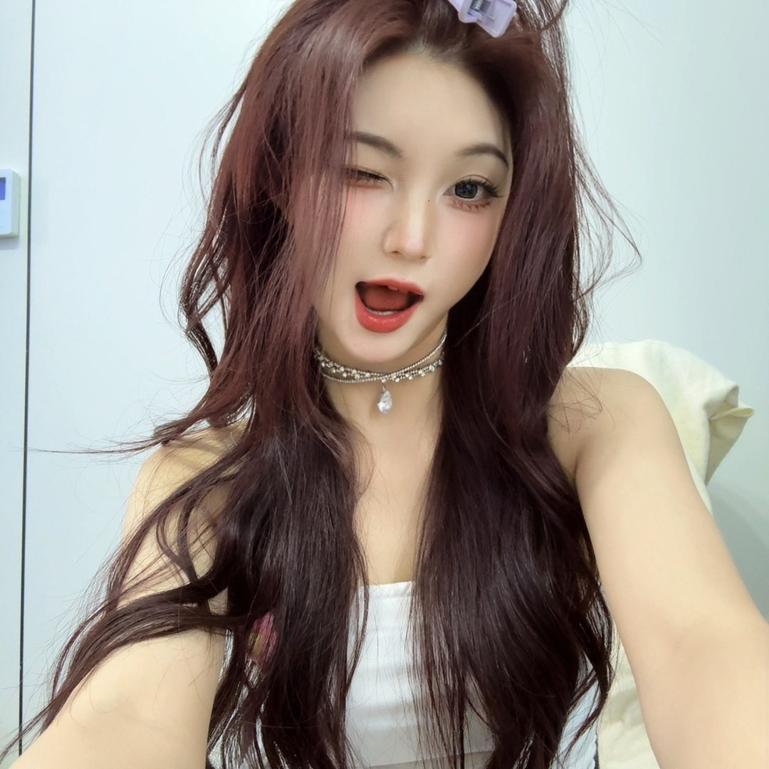 LC-Sophia_1080x1080 A Set of Period Pads 10000Coin